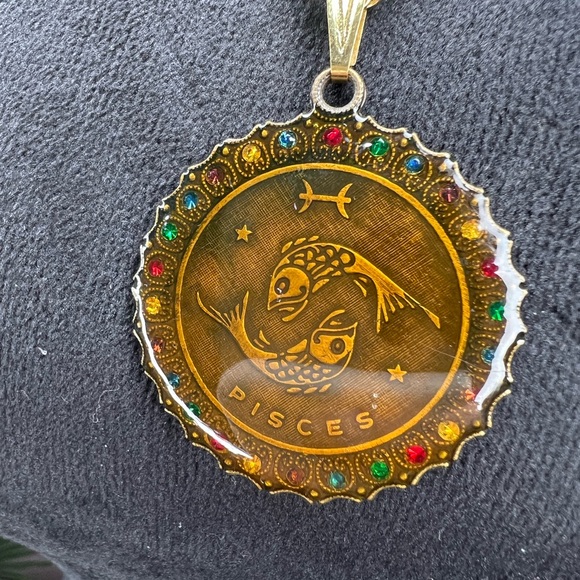 Vintage Pisces Necklace Gold Rhinestone zodiac - Picture 5 of 8